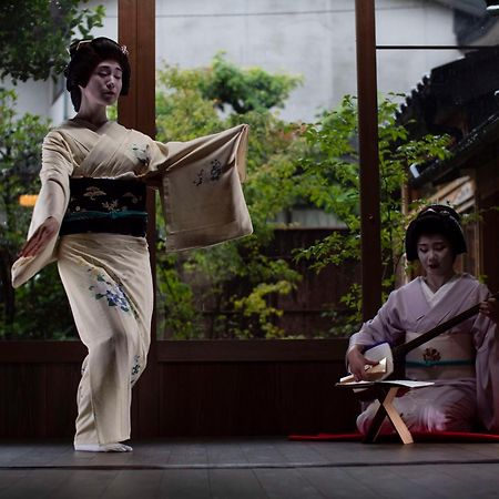 Hyatt Centric Kanazawa Exterior photo A scene from a traditional Japanese dance